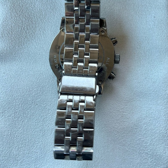 Michael Kors Chrome watch - Picture 3 of 3
